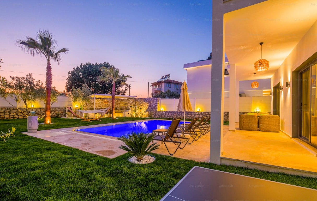 premium_photo-1682377521697-bc598b52b08a